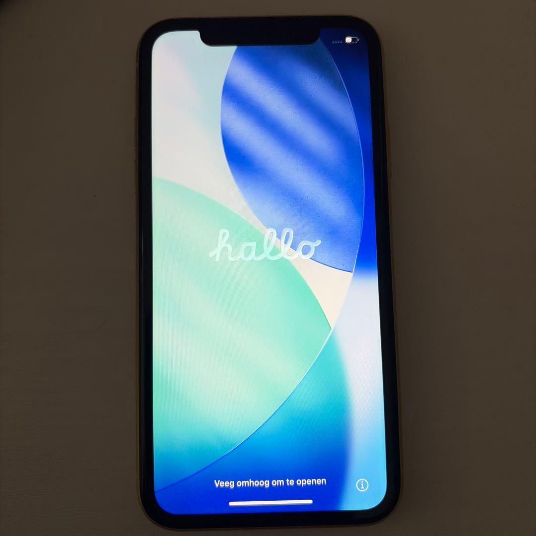 M*u様 iPhone 11 128GB イエロー　（iFaceケース付き）