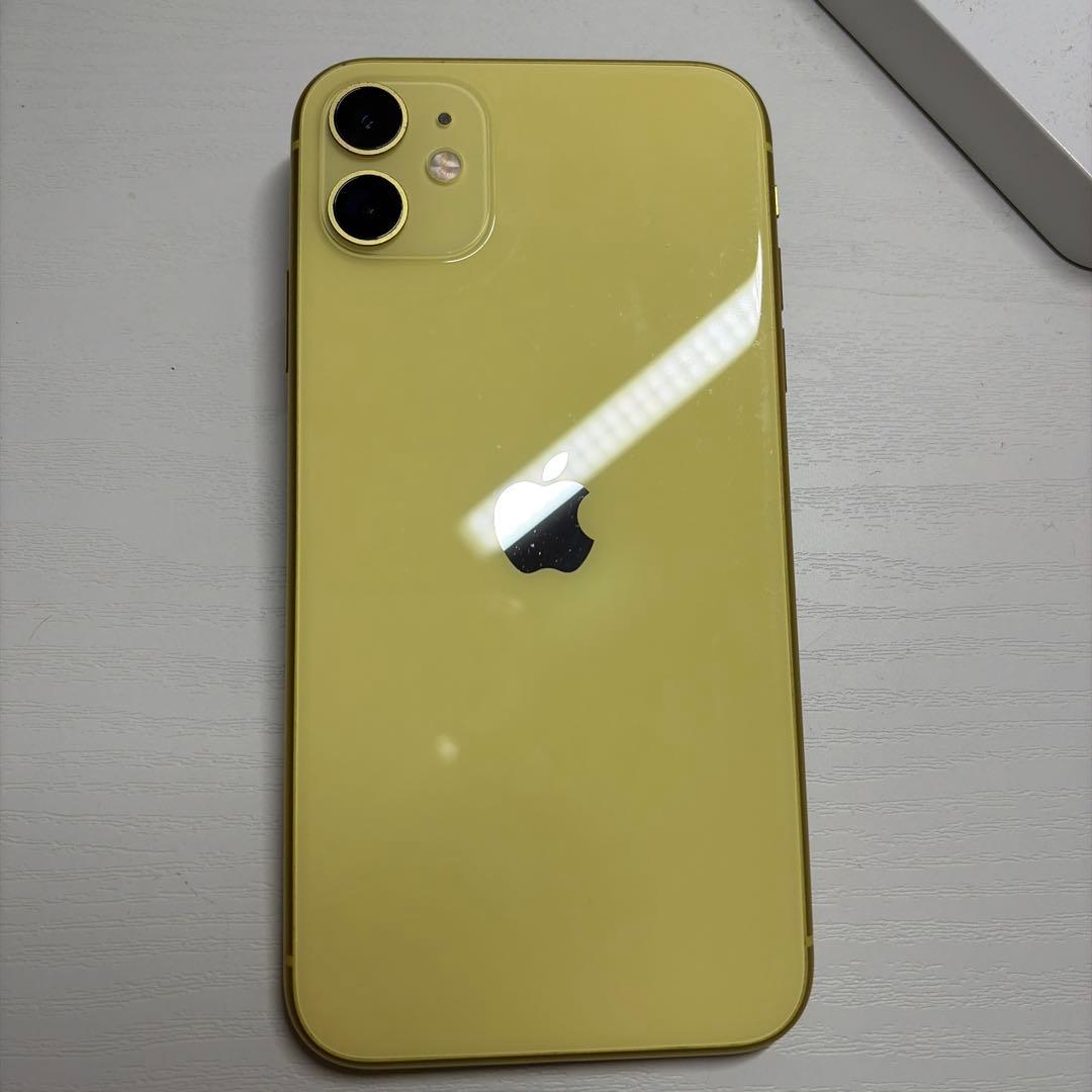 M*u様 iPhone 11 128GB イエロー　（iFaceケース付き）