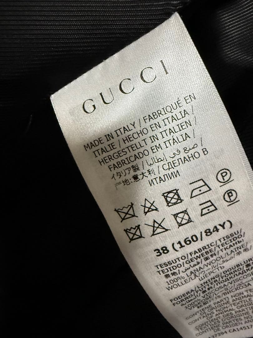 タグ付き　グッチ　インターロッキングゴールド縁取りGボタン　コート　黒