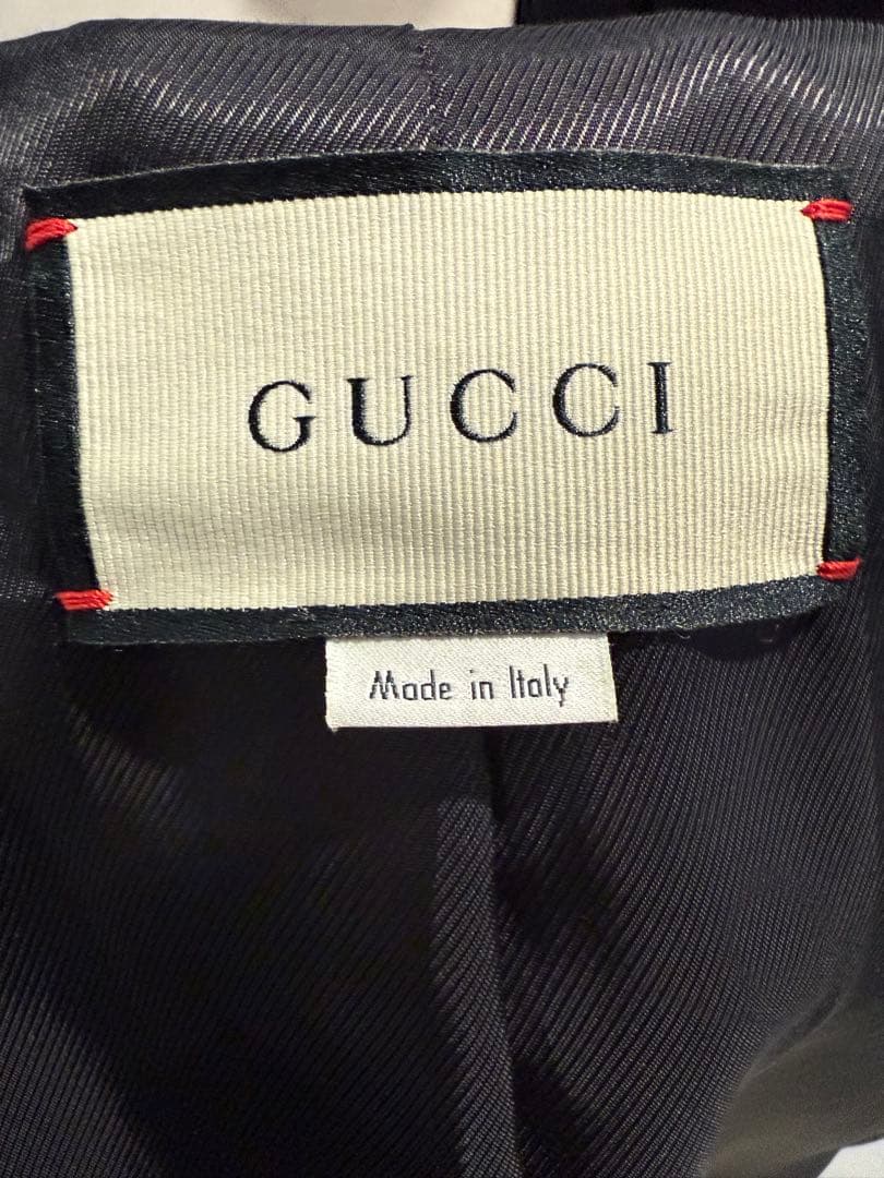 タグ付き　グッチ　インターロッキングゴールド縁取りGボタン　コート　黒