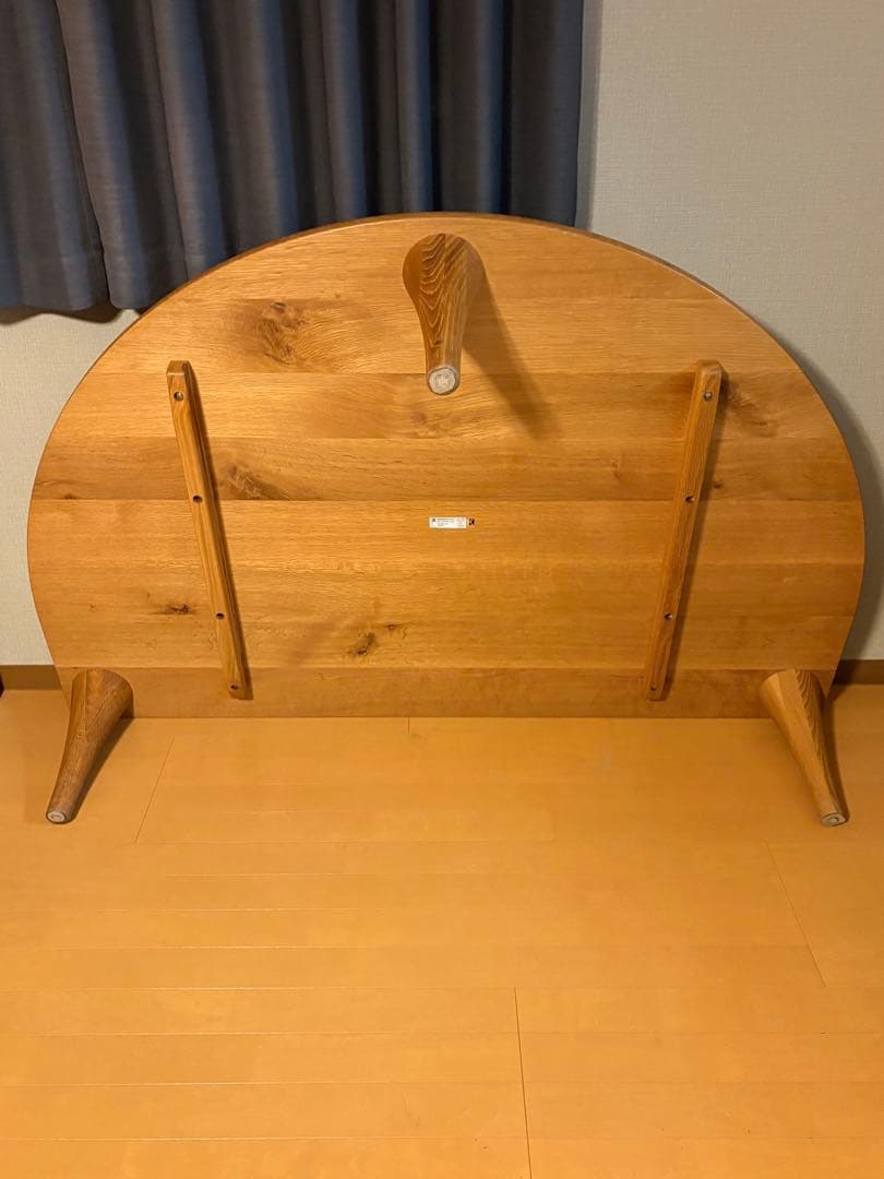 飛騨産業　森のことば　半円形リビングテーブル　ホワイトオーク　１５０cm