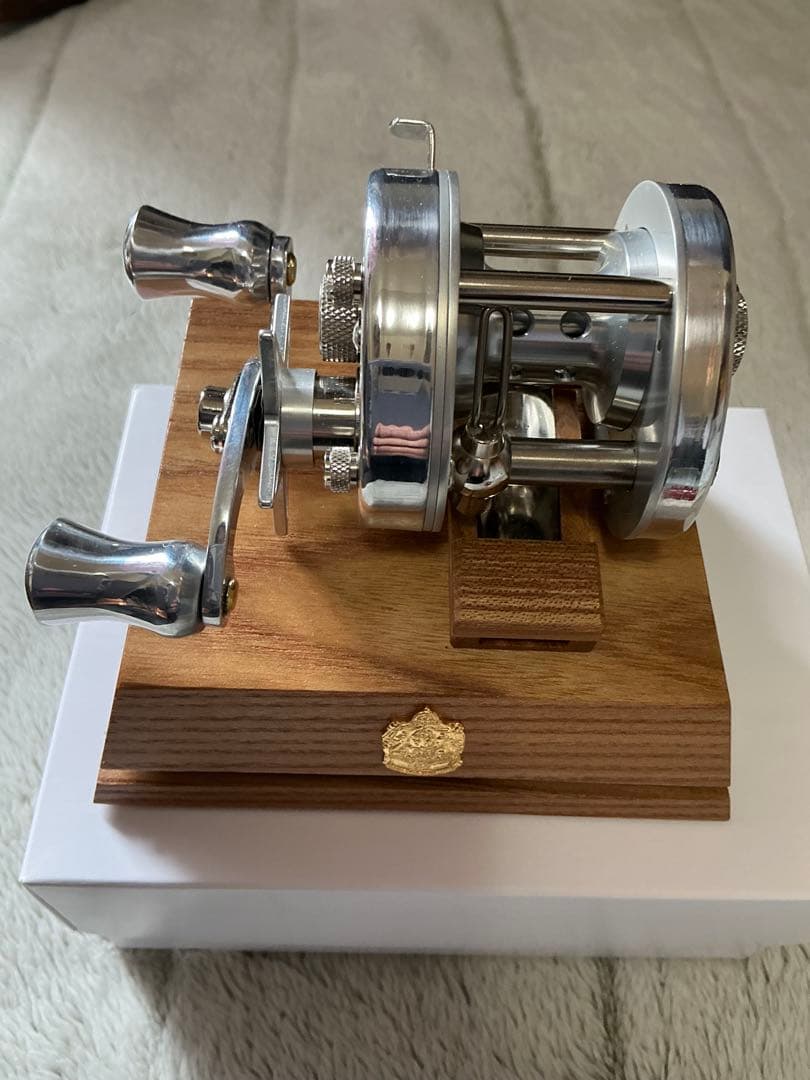 ABU ウッドディスプレイ 　ナチュラル 右巻き　ほぼ新品