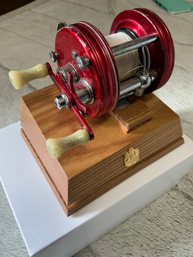 ABU ウッドディスプレイ 　ナチュラル 右巻き　ほぼ新品