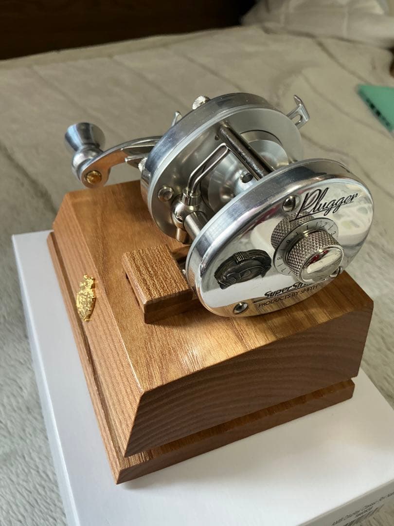 ABU ウッドディスプレイ 　ナチュラル 右巻き　ほぼ新品