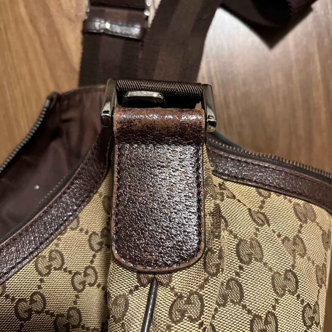 GUCCI ショルダーバッグGGキャンバス　ハーフムーン　茶色
