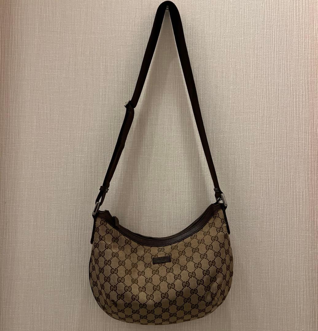 GUCCI ショルダーバッグGGキャンバス　ハーフムーン　茶色