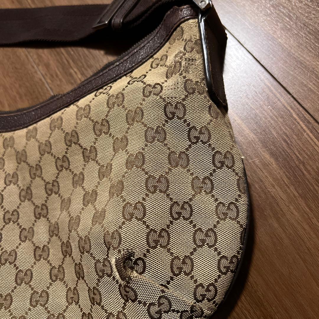 GUCCI ショルダーバッグGGキャンバス　ハーフムーン　茶色