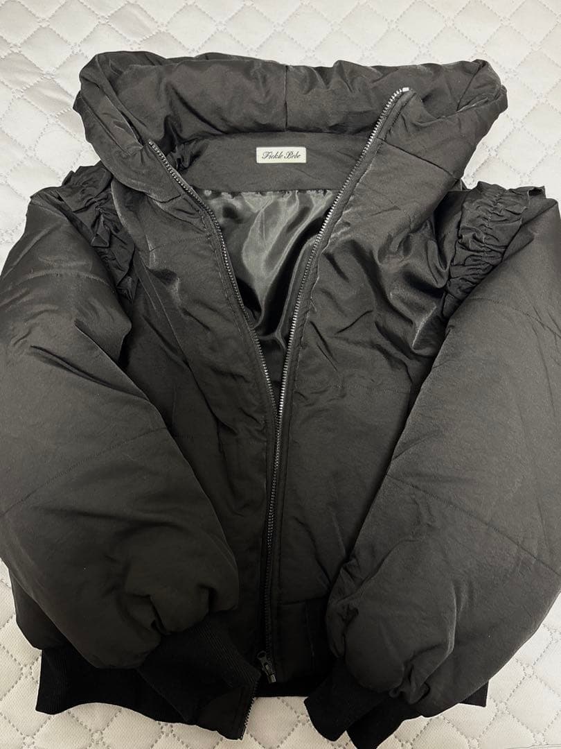 ブルゾン アウター ボリュームフリルショートジャケット レディース 黒 ブラック