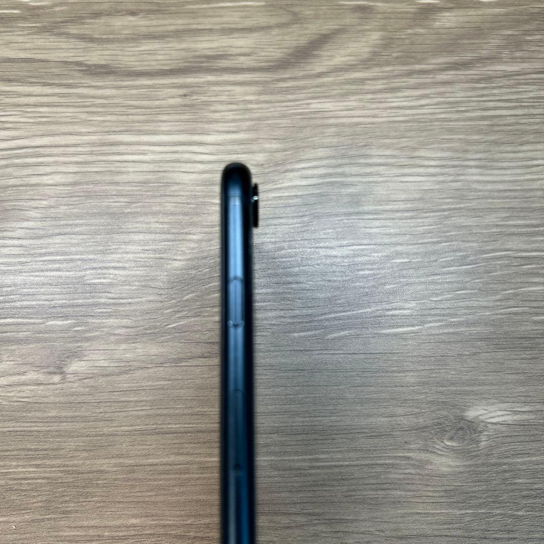 て*ん様 【美品】iPhone SE3第3世代スターライト 64GB simフリ