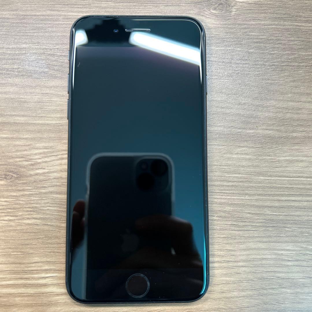 て*ん様 【美品】iPhone SE3第3世代スターライト 64GB simフリ