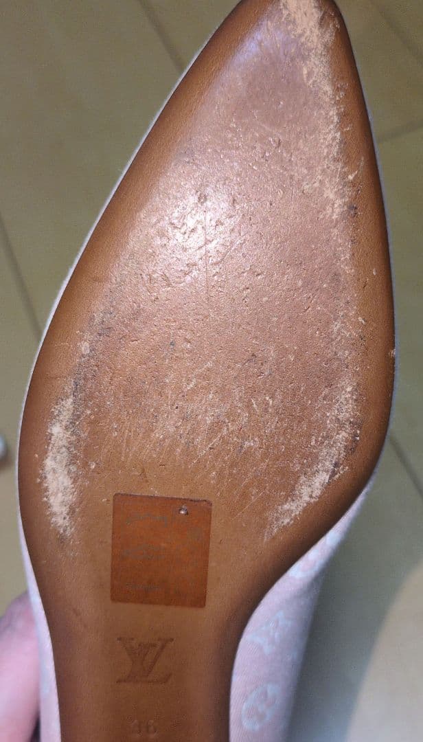 1月24日で一旦停止します。【中古】Louis Vuitton フラットシューズ