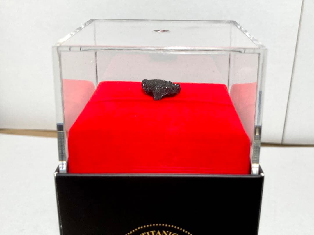 【超希少】タイタニック号の石炭｜RMS Titanic社公式販売アイテム