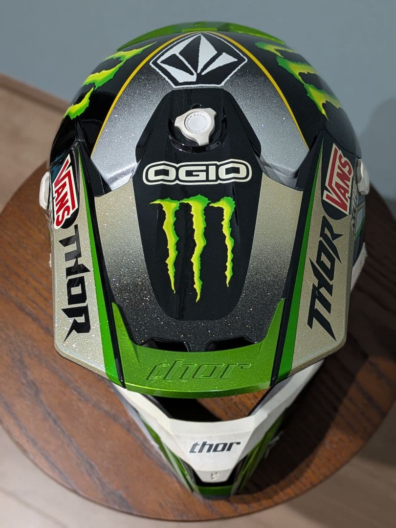 【希少】THOR オフロードヘルメット モンスターエナジー　ゴーグル付き