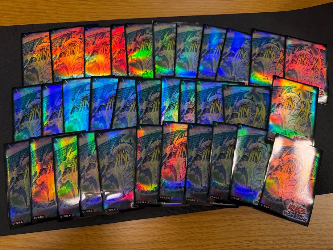 遊戯王 究極宝玉神 レインボードラゴン スリーブ 33枚 絶版 希少