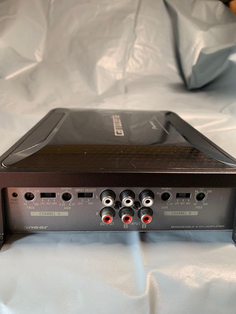 カロッツェリア GM-D7400 200w x 4ch パワーアンプ