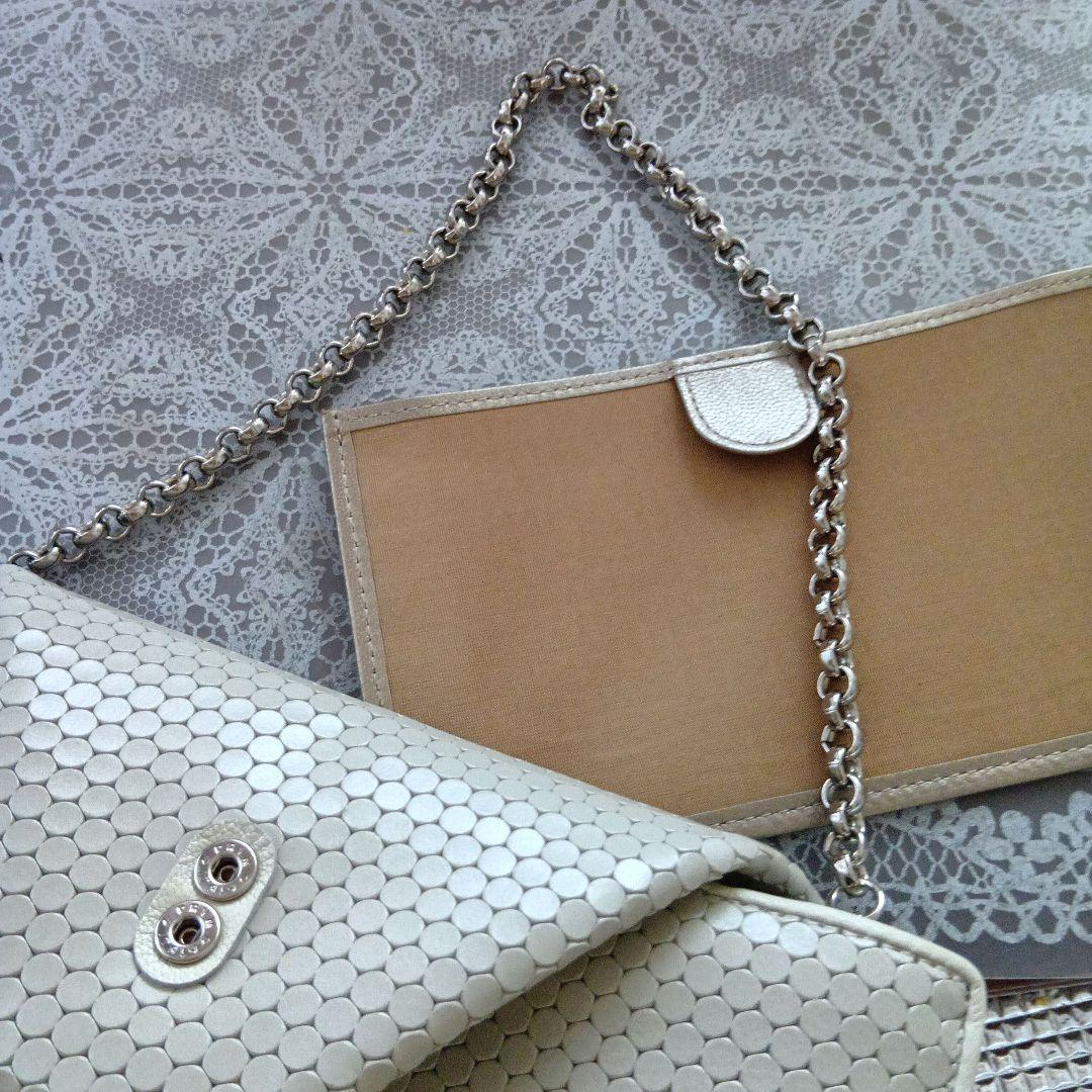 ヒロコハヤシ　カルディナーレ　チェーン付長財布　ホワイト