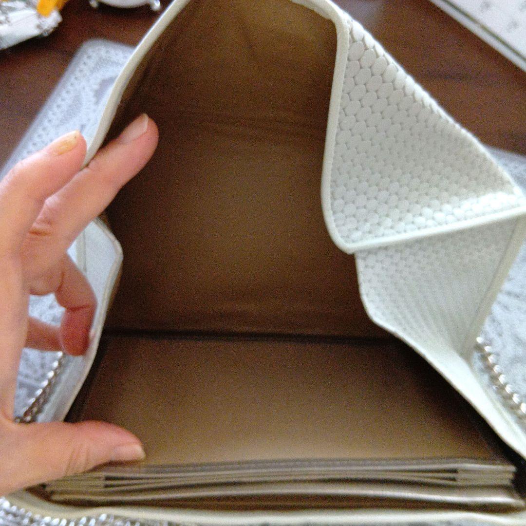 ヒロコハヤシ　カルディナーレ　チェーン付長財布　ホワイト