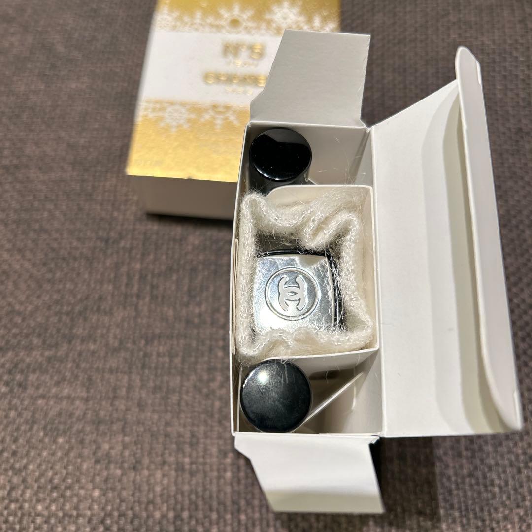 シャネルNo5 ロー　オードゥ　トワレット　パース　スプレー　チャームチェーン付