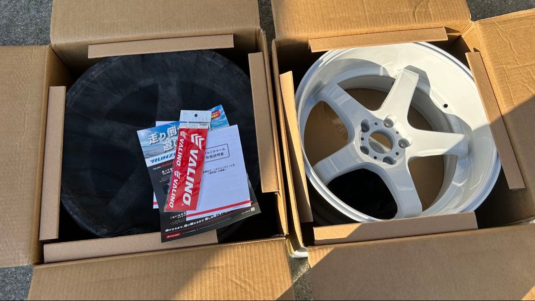 VALINO ヴァリノGV117D 18x9.5-22 5H 114.3 2本