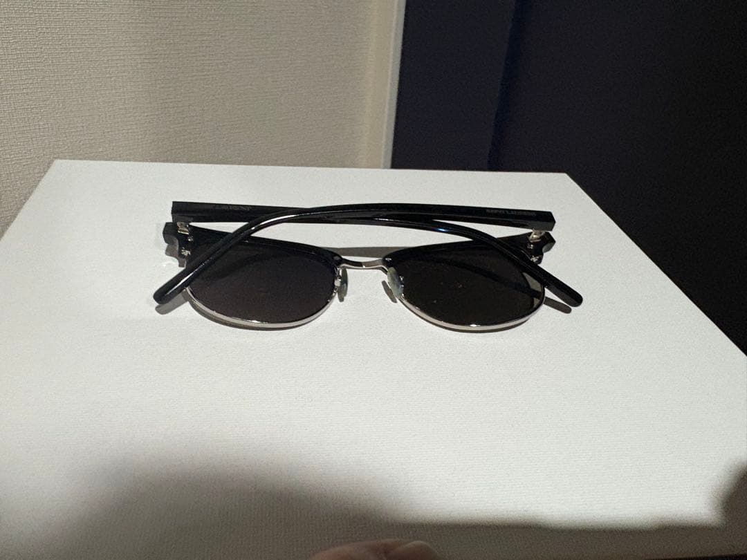 SAINT LAURENT サンローラン ラウンド サングラス ブラック
