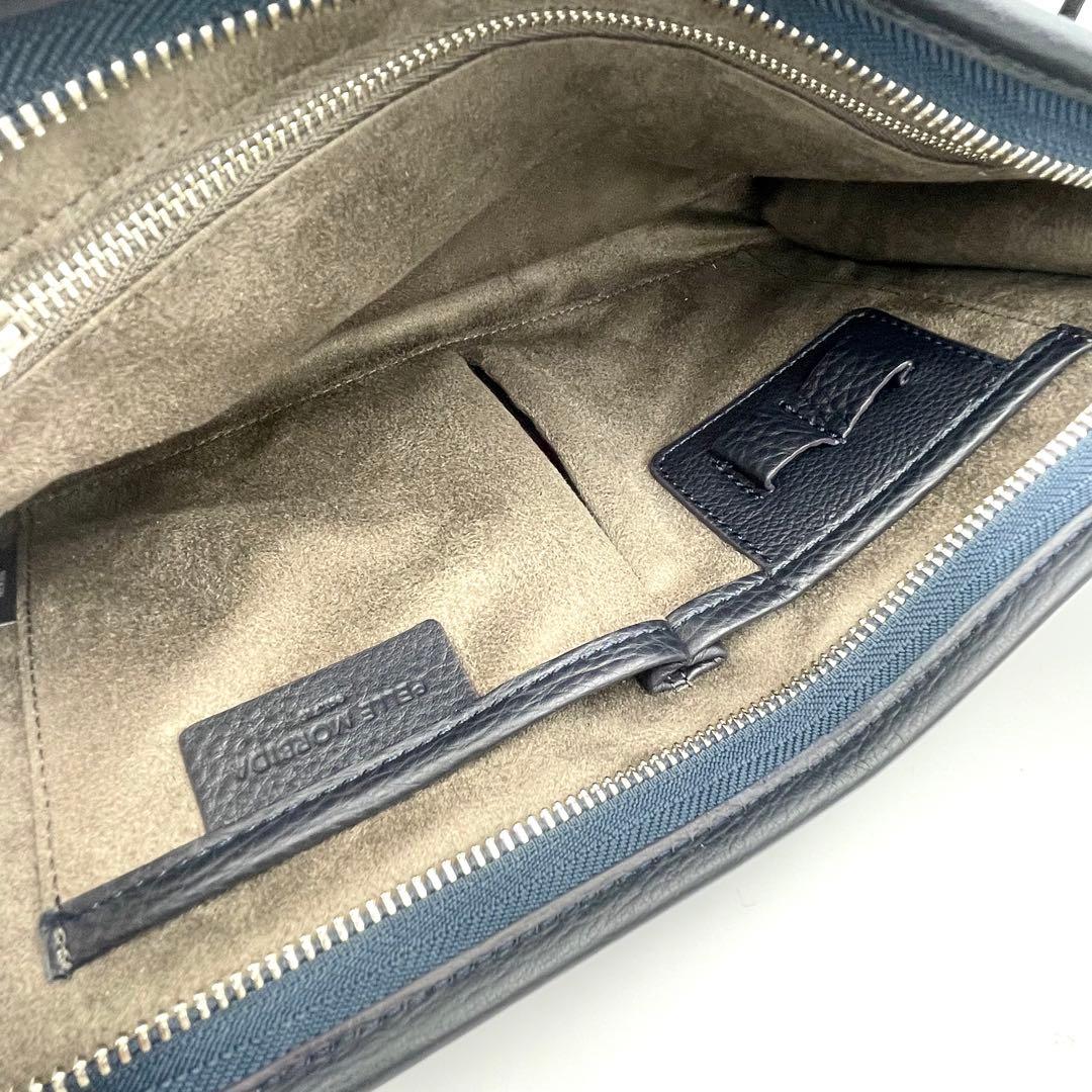 新品未使用 Pelle Morbida クラッチバッグ ネイビー