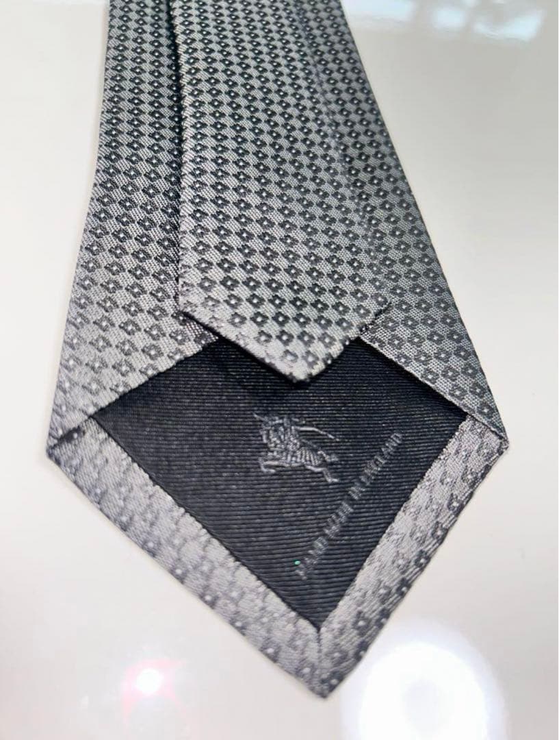 ★Tomo★【極美品】ネクタイ　バーバリーロンドン
