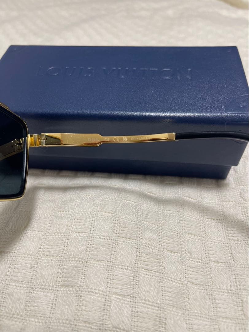 96.ｔ Louis Vuitton サングラス ゴールド/ブラック