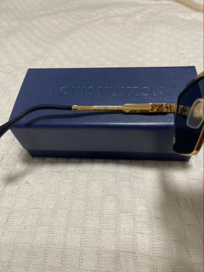 96.ｔ Louis Vuitton サングラス ゴールド/ブラック