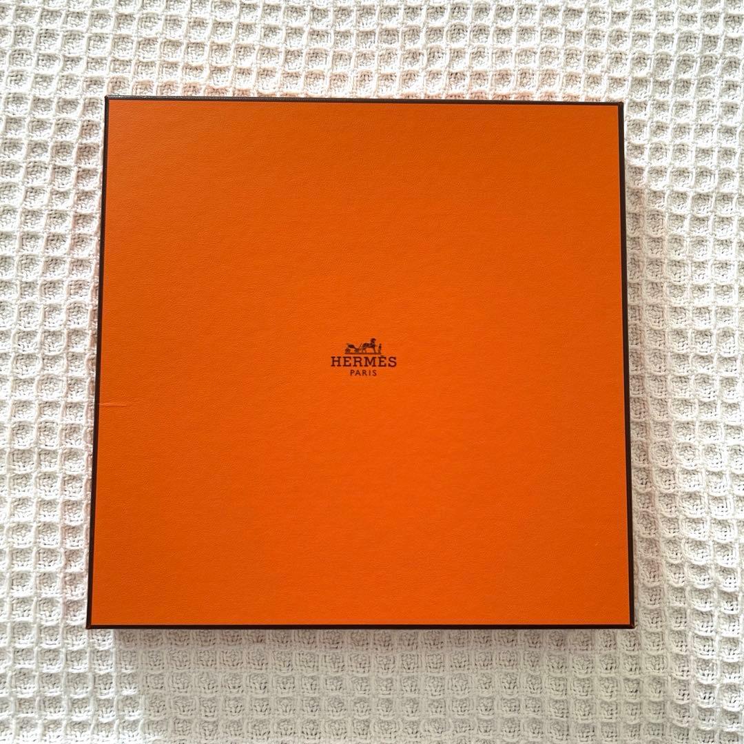 【美品】エルメス HERMES スカーフ カレ90 オブジェ・ドゥ・キュリオジテ