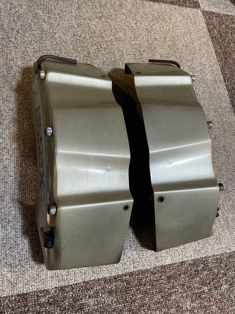 エセックスESSEX キャリパーカバー シャンパンゴールド 200 ハイエース