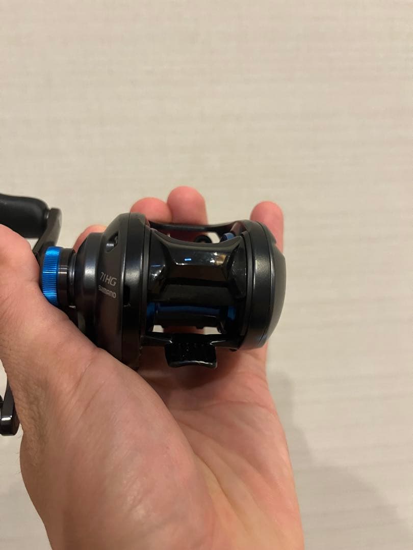 シマノ ベイトリール 24 SLX 黒/青