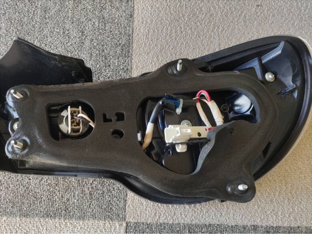 トヨタ86 前期型　純正テール　左右セット