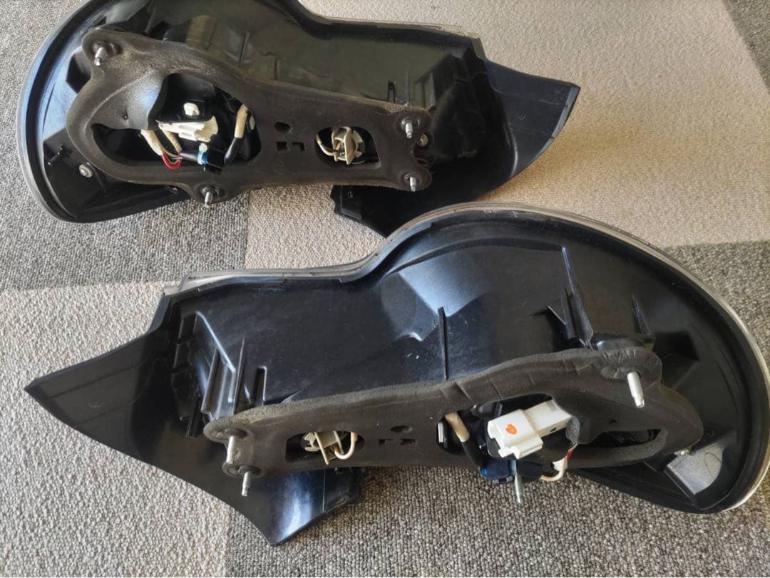 トヨタ86 前期型　純正テール　左右セット