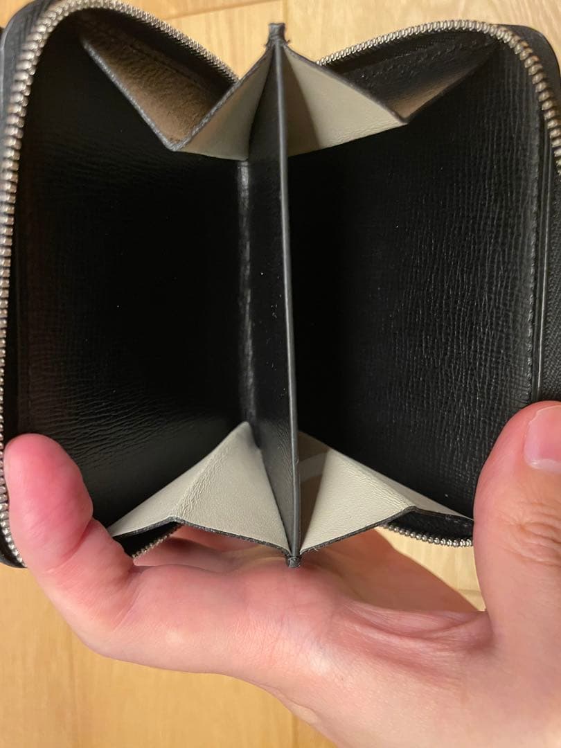 週末値下げ　未使用 Valextra ヴァレクストラ レザー 二つ折り 財布