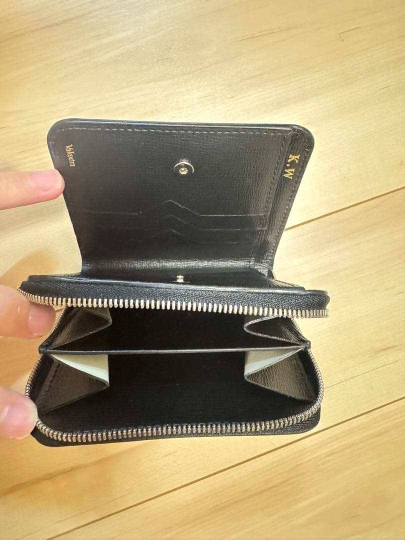 週末値下げ　未使用 Valextra ヴァレクストラ レザー 二つ折り 財布