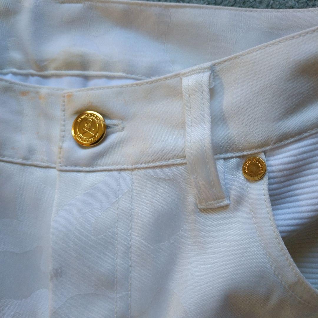 MARK & L. ホワイトパンツ スカル刺繍