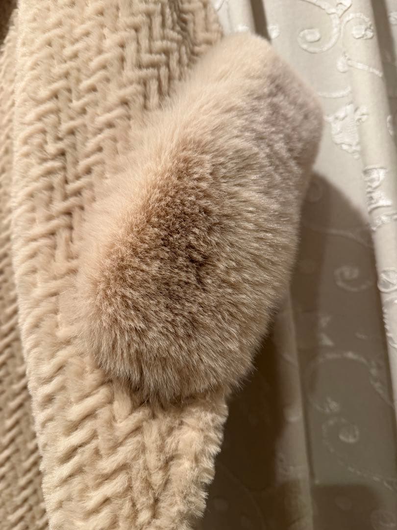 Yukarının ♡新品未使用！イシカワラボ　ファー付きポンチョ