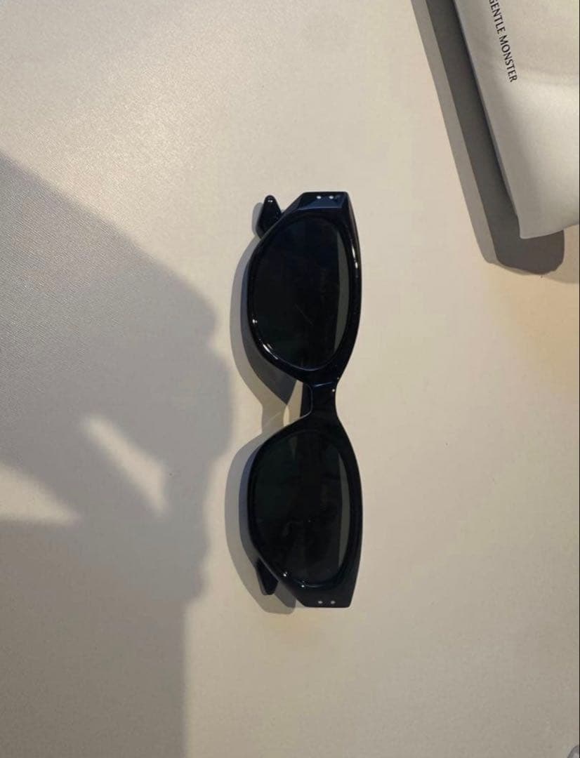 GENTLE MONSTER ブラック サングラス ROCOCO