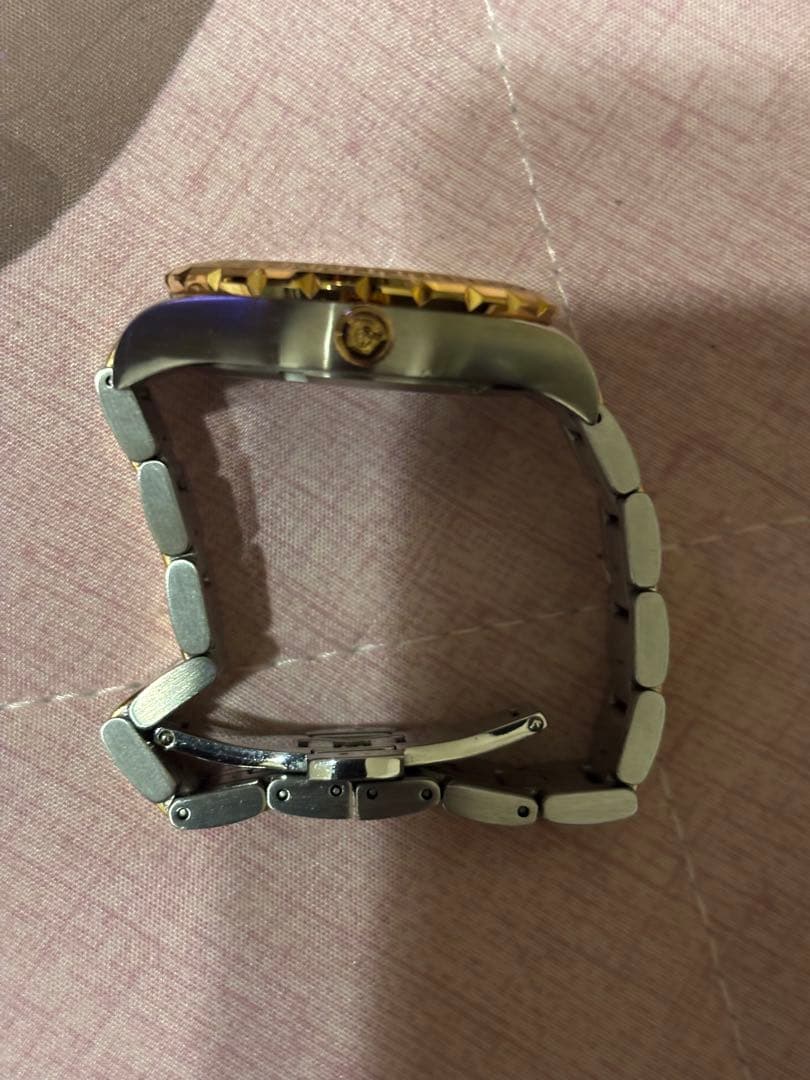 値下げ　VERSACE アナログ腕時計 シルバー/ゴールド