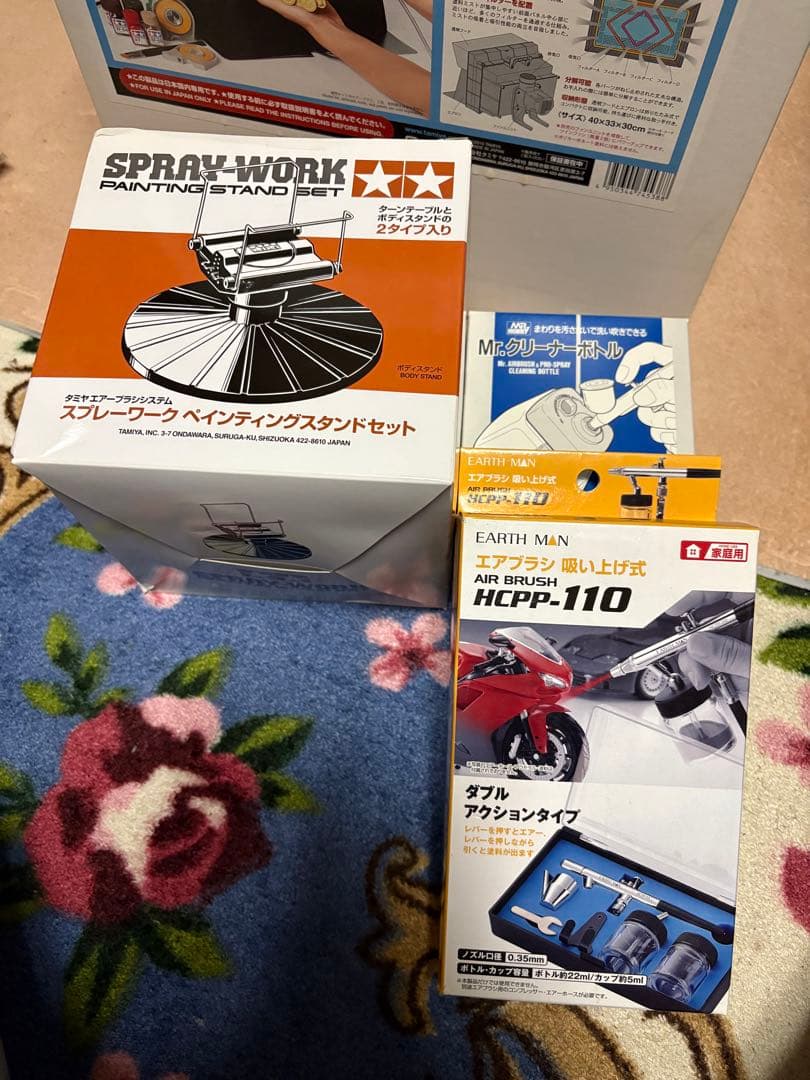 クレオスMR.HOBBY リニアコンプレッサーL5 & タミヤ　ペイントブース