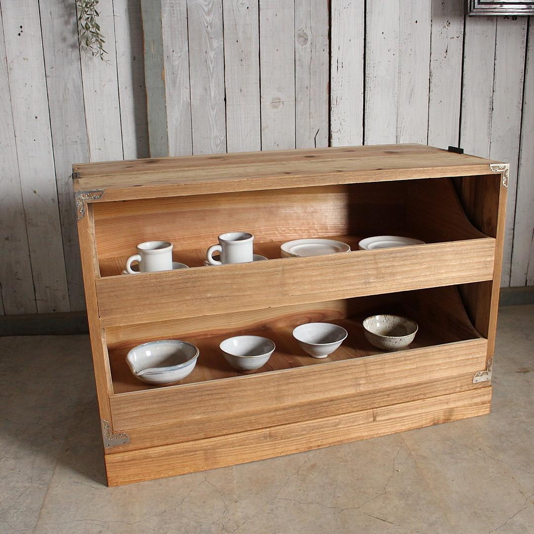 古い木製の引き出し　2段