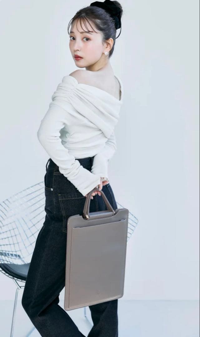 最終値下げ　polaura ポローラ 2wayスリムPCバッグ