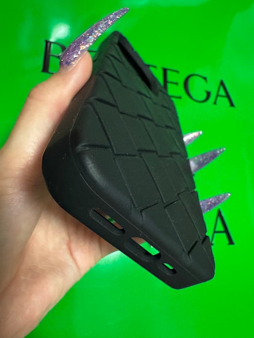 BOTTEGA VENETA ブラック iPhone15pro