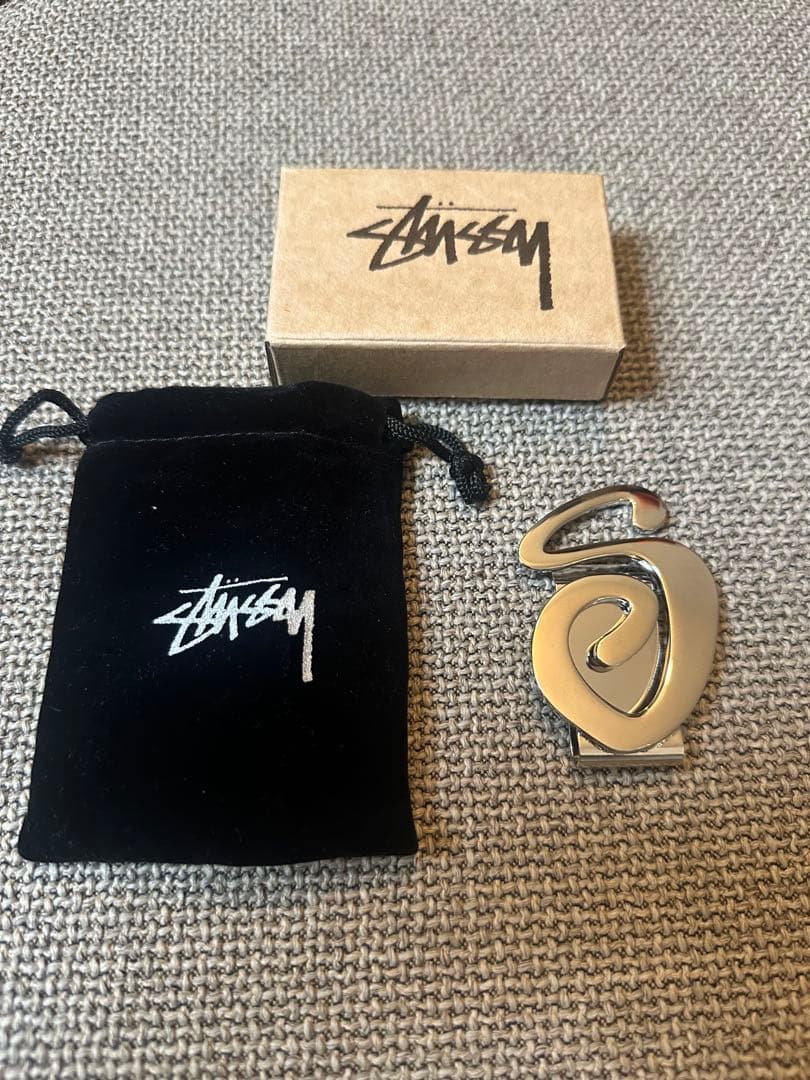 完売品　STUSSY SWIRLY S MONEY CLIP マネークリップ