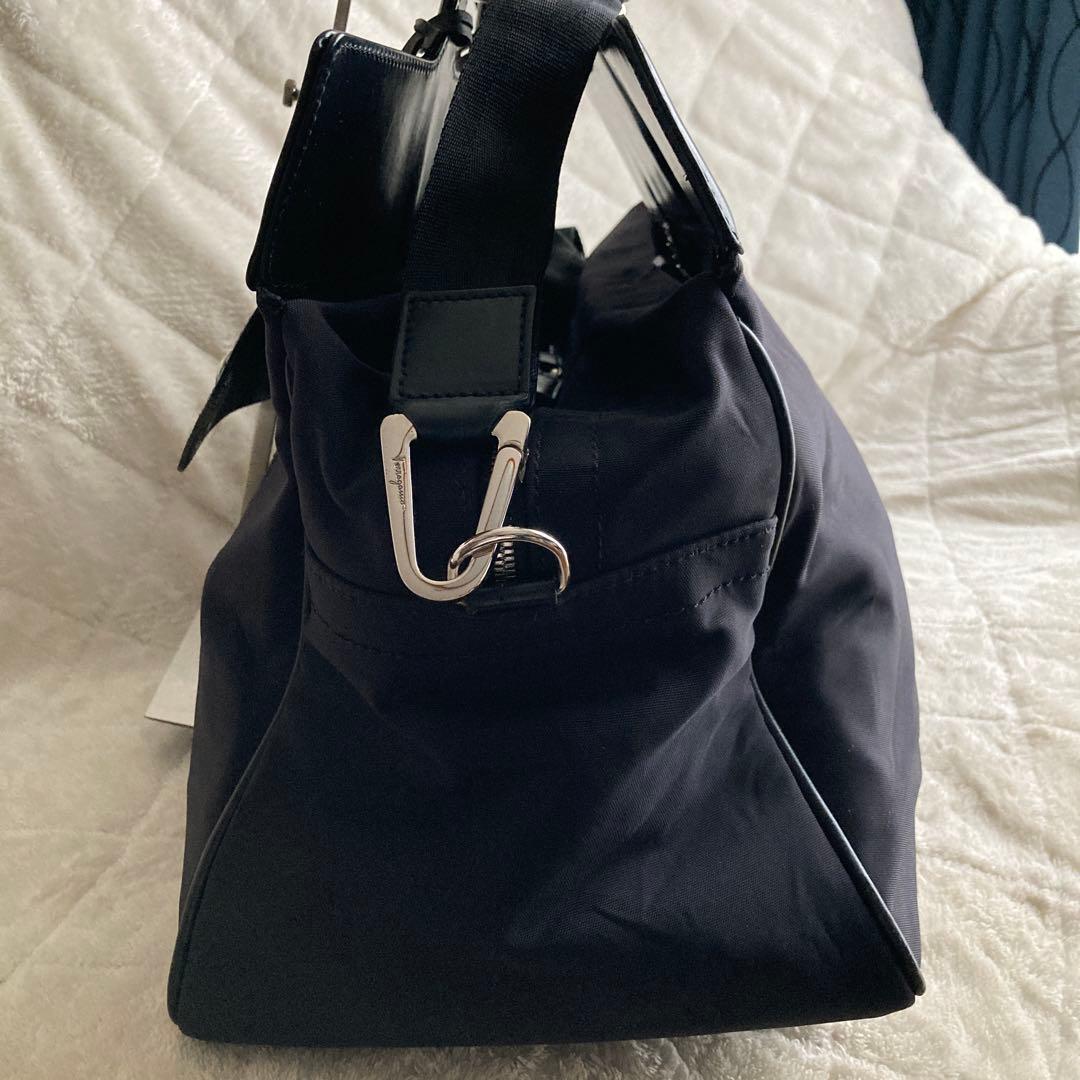 フェラガモ　2wayボストンバック　キャンバス／レザー　ロゴプレート　大容量