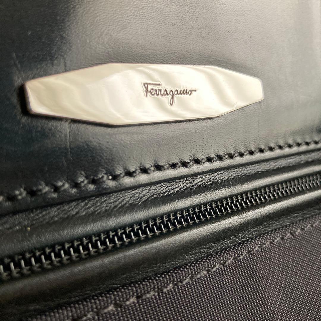 フェラガモ　2wayボストンバック　キャンバス／レザー　ロゴプレート　大容量