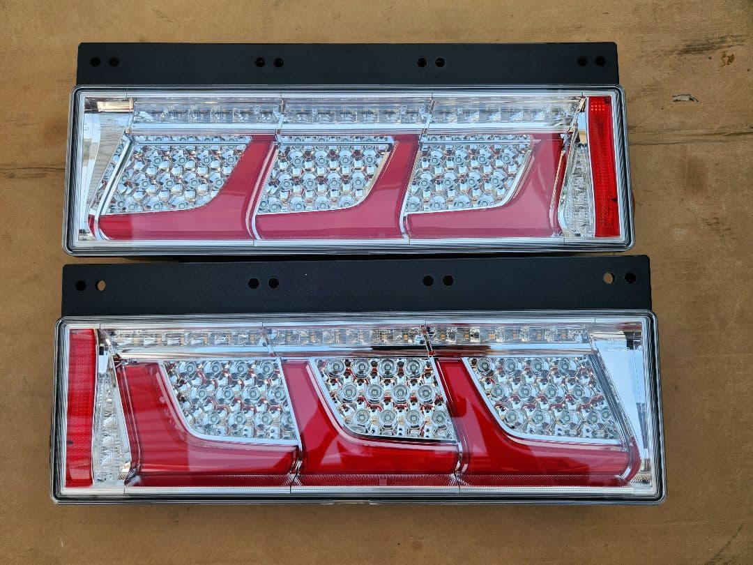 小糸☆3連LED☆テールランプ☆ノーマルターン☆KOITO