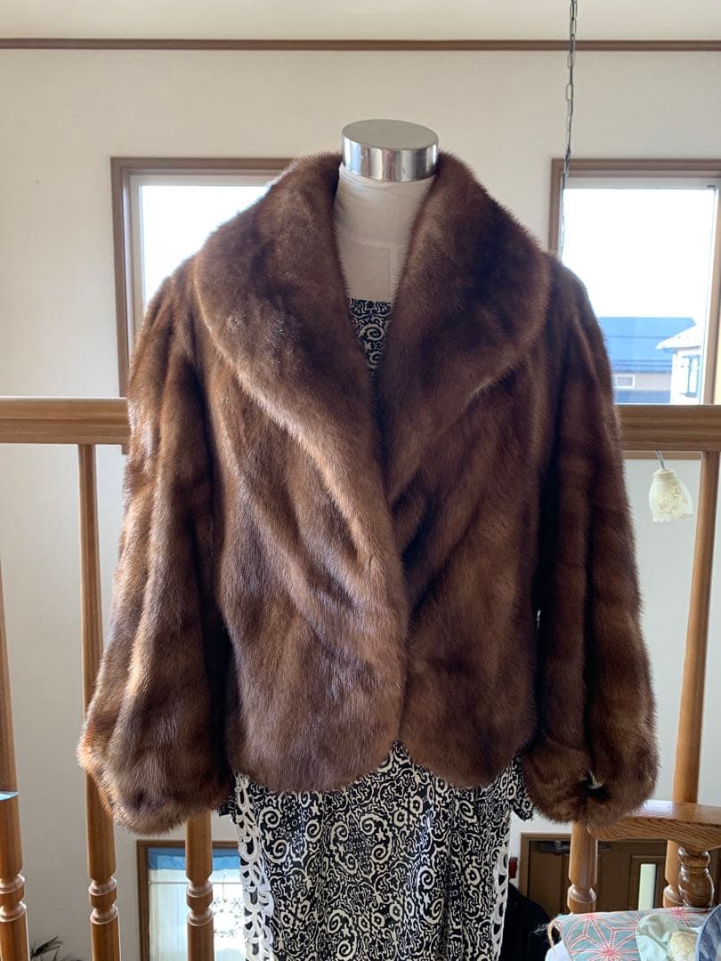 新春　プライス❣️ デミパフ　ミンク　デザイン　コート《貂皮 毛皮 大衣》