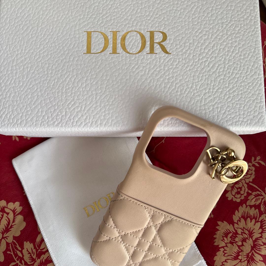 Dior iPhone 15 Pro スマホケース 　目立った傷や汚れなし