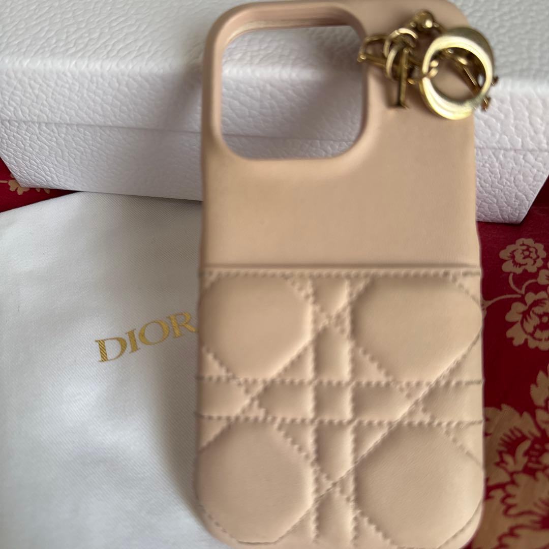 Dior iPhone 15 Pro スマホケース 　目立った傷や汚れなし